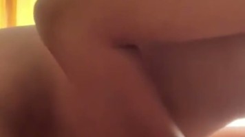 Peluk Pacar Saling Puaskan Di Kamar