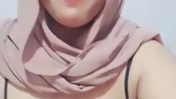 Ameena Host Jilbab Live Sambil Colmek