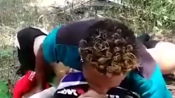 Cowok Punk Ngentot Cewek Jilbab Di Hutan