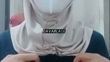 Dyfaa Jilbab Pamer Meki Seusai Pipis
