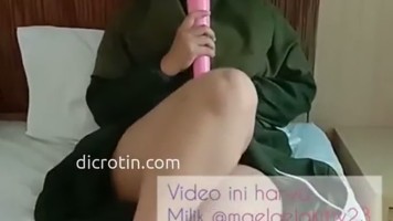 Ukhti Maelakitty Colmek Pake Dua Dildo Sekaligus